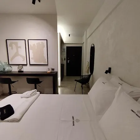 Liberty Square 沃洛斯